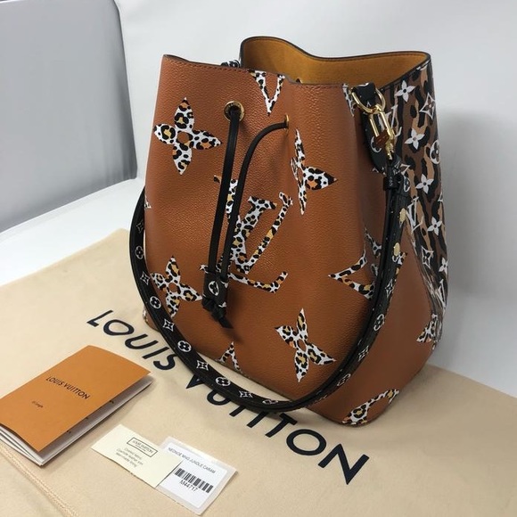 Louis Vuitton Handbags - Auth Louis Vuitton NEW Limited Ed. JUNGLE neonoe